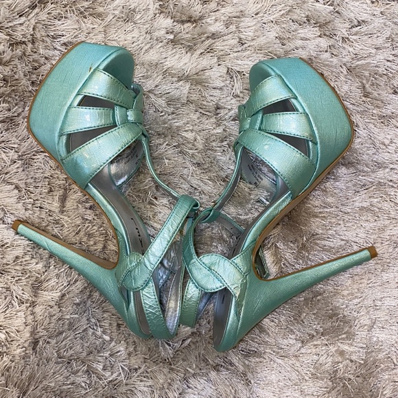 Michael by Michale Korrs Paulina Heels - Picture 6 of 8